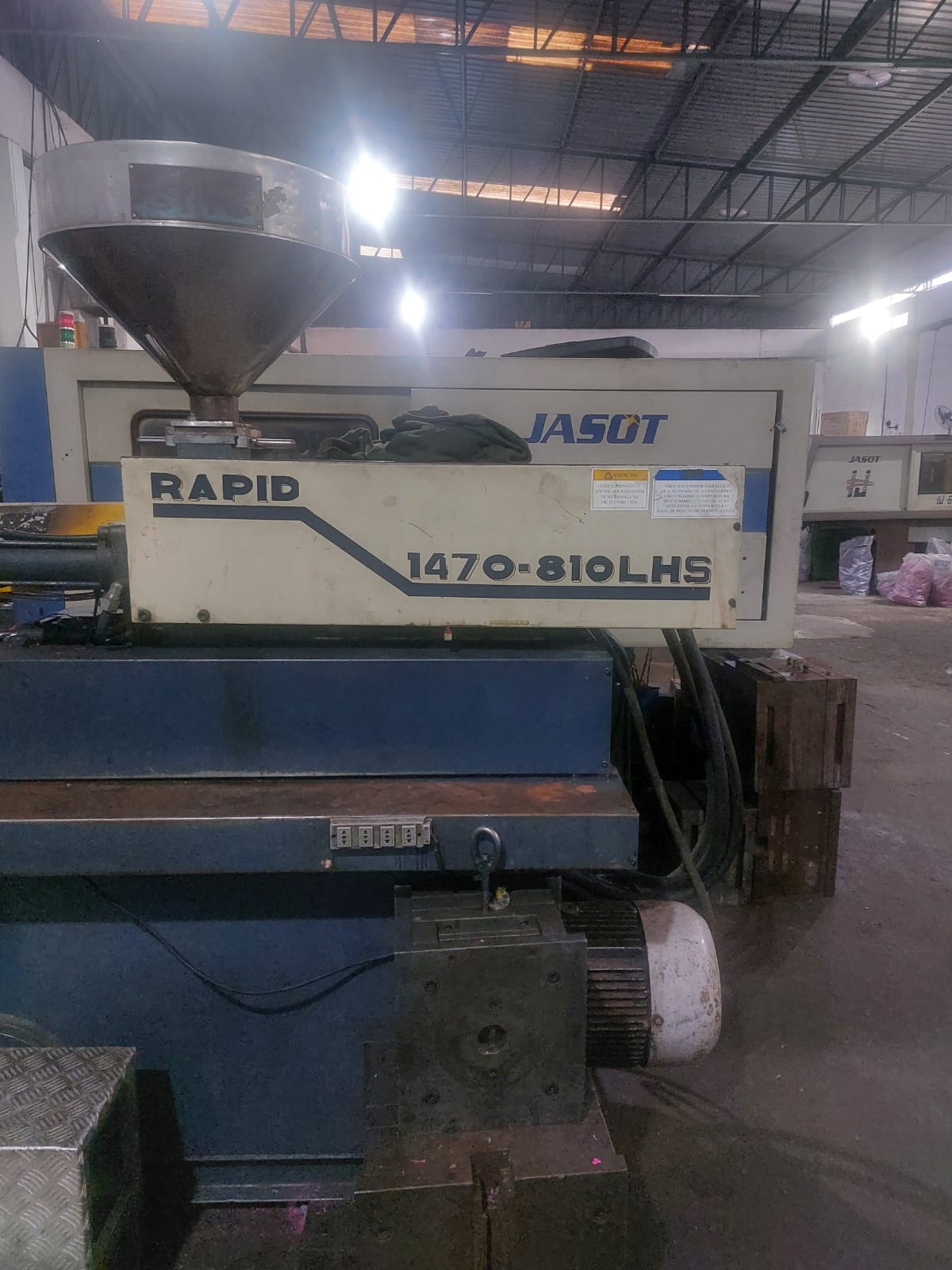 Injetora Himaco 140 ton